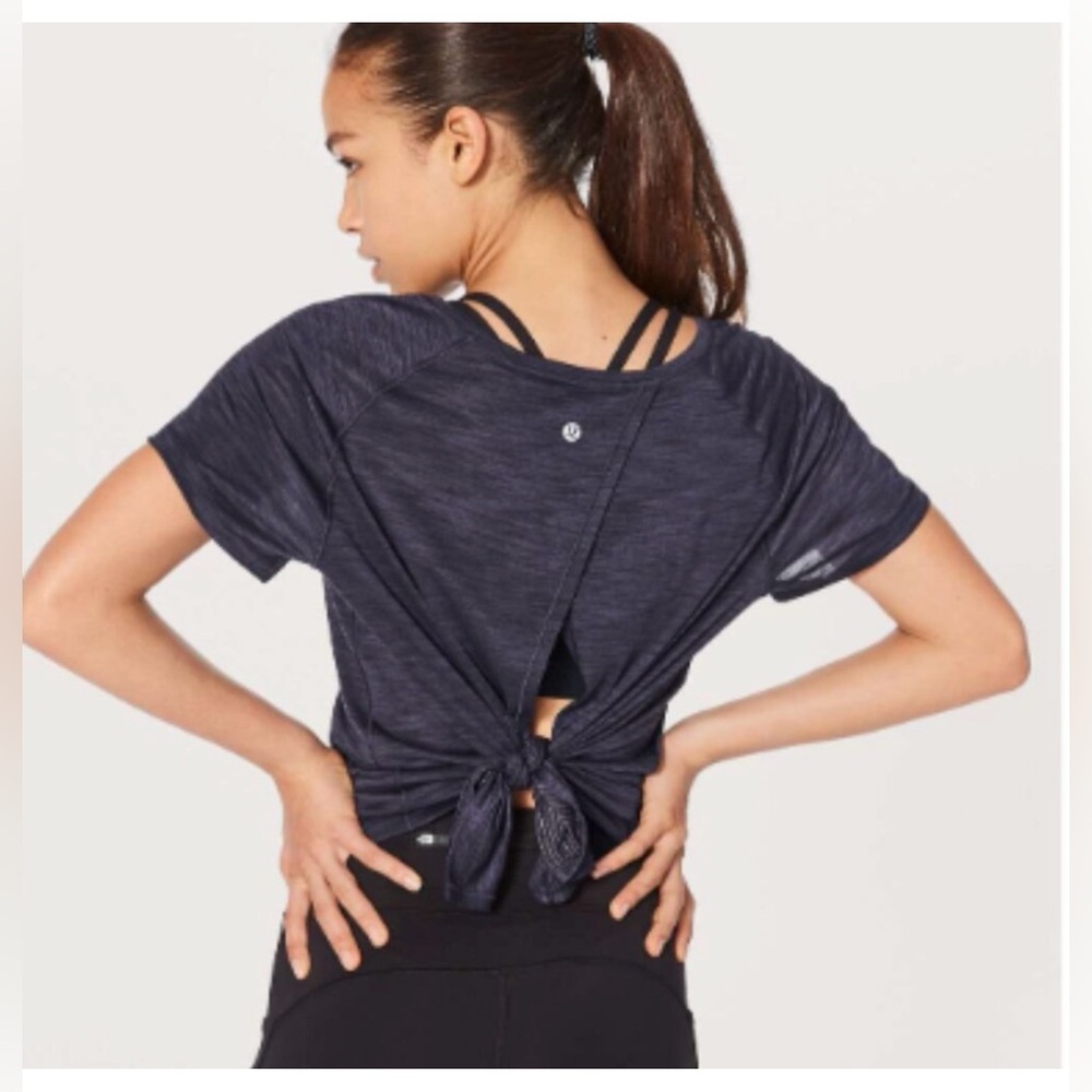 Lululemon Women's Navy Tie-Back Top 4